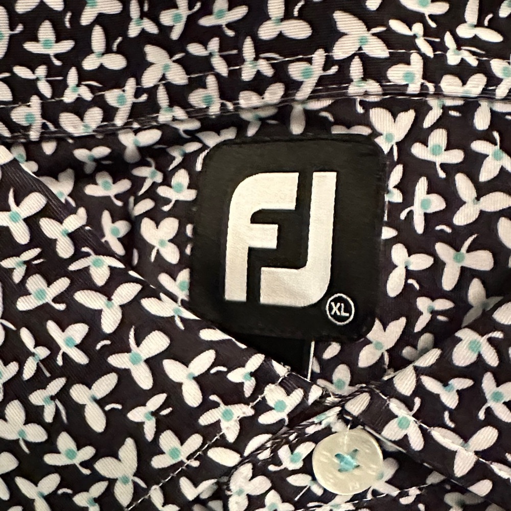 Men's XL Footjoy 6-shirt Bundle - various patterns and course logos on sleeve - Picture 5 of 11